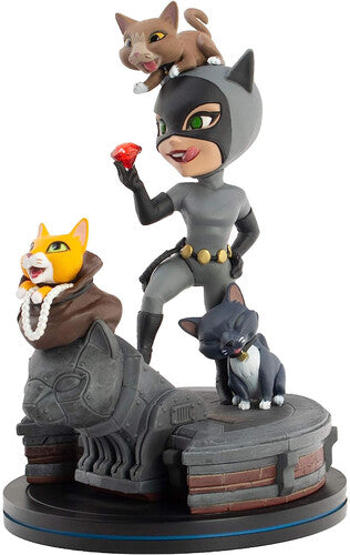 Dc Catwoman Elite Vyl Fig 4 - Quantum Mechanix Qmx - Batman: The Animated Series - Catwoman 5" Q-Fig Elite